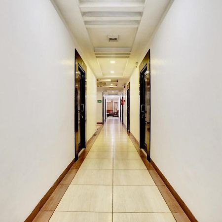 Townhouse Eluru Hotell Exteriör bild